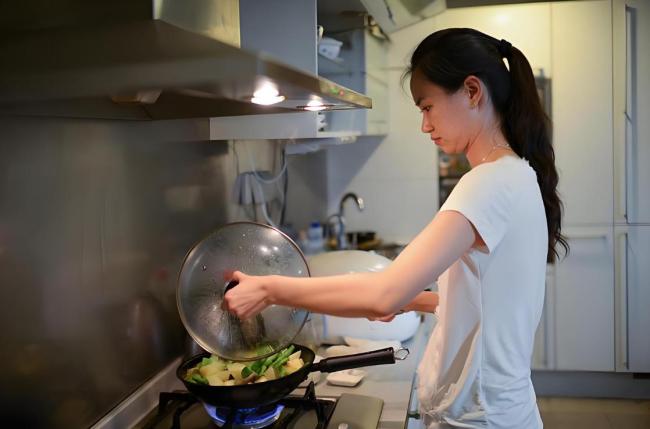 上门做饭服务为何能在短时间内成为高收入职业 千亿市场悄然崛起
